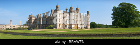 Un large panorama photo de la belle maison élisabéthaine par William Cecil, accueil de l'Assemblée Horse Trails. Burghley House, Stamford, Lincolnshire Banque D'Images