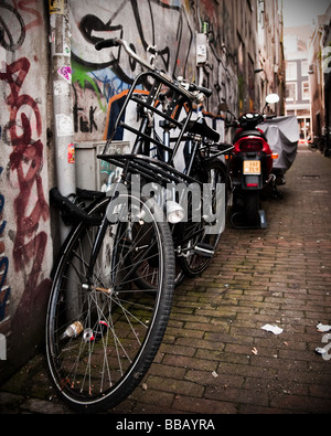 Un vélo sur Openhartsteeg à Amsterdam Banque D'Images