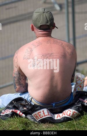 Membre du club de motards Hells Angels au Main Event, FIA European Drag Racing à Santa Pod Raceway, Wellingborough, Royaume-Uni Banque D'Images