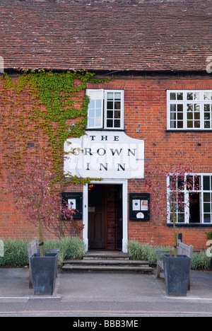 L'entrée de l'hôtel Crown Inn free house pub dans Southwold, Suffolk, UK Banque D'Images