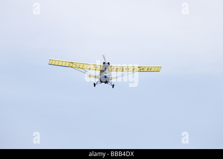 Thruster T600N-450 G Sprint-BZJC ulm avion en approche finale à la terre à l'Aérodrome de Sandtoft Banque D'Images