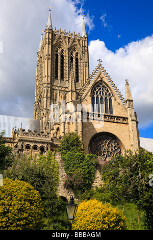 Cathédrale de Lincoln depuis le palais des évêques, Lincoln, Lincolnshire, Angleterre Banque D'Images