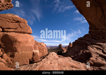 Voir à l'est de North Window Arch Arches National Park Utah USA Banque D'Images