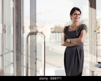 Portrait of business woman smiling Banque D'Images