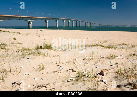 Le pont de La Rochelle à l'Île de Ré Poitou Charente France Banque D'Images