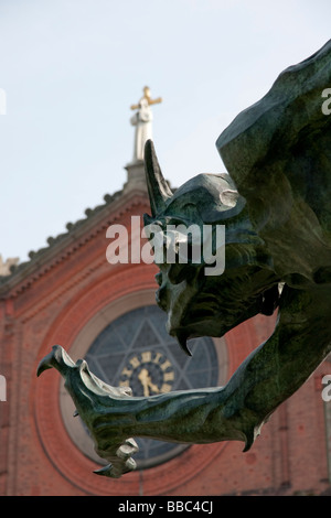 Image symbolique de la lutte entre le bien et le mal. Banque D'Images