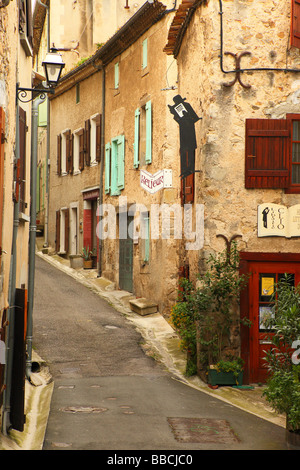 Rue Montolieu village Ile-de-France Banque D'Images