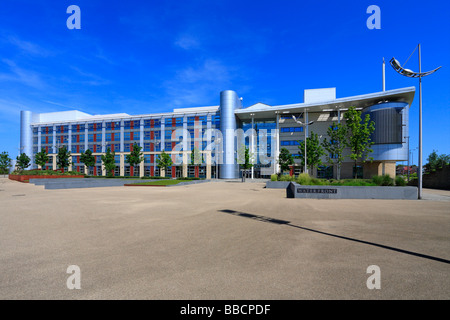 Doncaster College, le moyeu et le bord de l'eau, Doncaster, South Yorkshire, Angleterre, Royaume-Uni. Banque D'Images