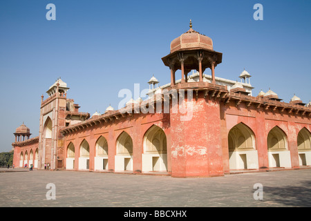 Le Mausolée d'Akbar, Sikandra, près de Agra, Uttar Pradesh, Inde Banque D'Images