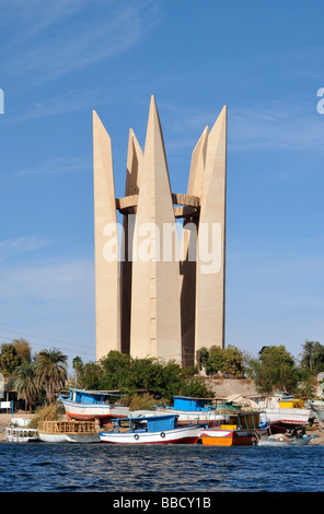 Fleur de Lotus par le sculpteur Ernst Neizvestny Memorial grand barrage d'Assouan en Égypte Banque D'Images