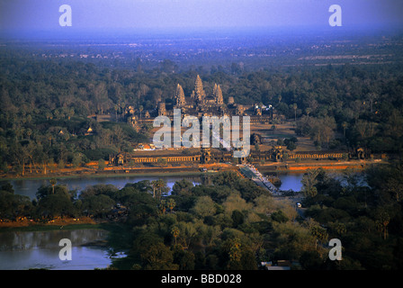 Vue aérienne du complexe d'Angkor Wat, Siem Reap, Cambodge Banque D'Images