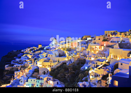 Le village d''Oia sur l'île de Santorin, Grèce Banque D'Images