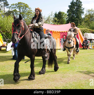 Traquair House Scotland Foire Médiévale 2009 spectacle équestre par Les Amis d'Onno troupe cheval français Banque D'Images