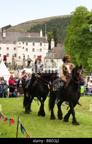 Traquair House Scotland Foire Médiévale 2009 spectacle équestre par Les Amis d'Onno troupe cheval français Banque D'Images