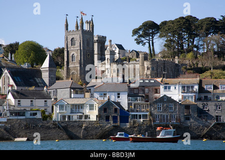 La ville de Fowey sur l'estuaire de Fowey, Cornwall, UK Banque D'Images