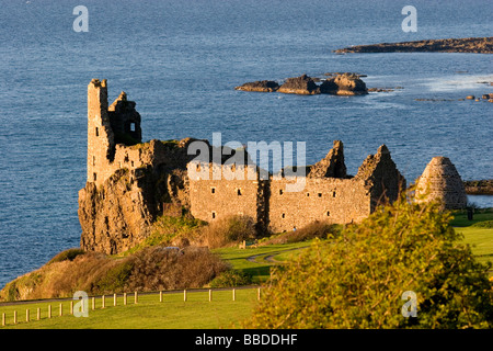 Château de Dunure au coucher du soleil dans la région de South Ayrshire Banque D'Images