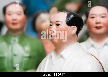 Statues en céramique de Mao Tse Dong dans Dongtailu Marché d'antiquités de Shanghai China 2009 Banque D'Images