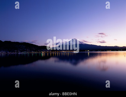 Mt.Fuji et incandescence du soir Banque D'Images