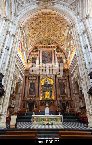 Autel à l'intérieur de la cathédrale de la Mezquita de Cordoue Espagne Banque D'Images