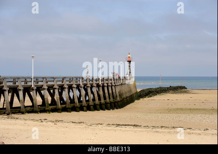 Jetée de Courseulles sur Mer Calvados Normandie France Banque D'Images