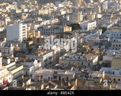 TUNIS, TUNISIE. Tôt le matin sur la ville, vue de l'hôtel Africa. L'année 2009. Banque D'Images