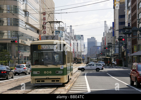 Le tramway à Hiroshima au Japon Banque D'Images