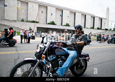 Des milliers de motos dans les rues de Washington DC, l'événement annuel Rolling Thunder a lieu chaque jour du Souvenir. Banque D'Images