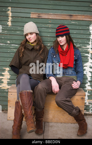 Portrait of Teenage Girls dans une ferme à Hillsboro, Oregon, USA Banque D'Images