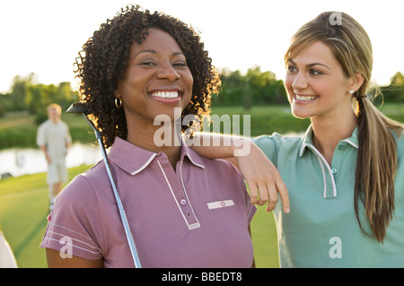 Les amis à jouer au golf, Burlington, Ontario, Canada Banque D'Images