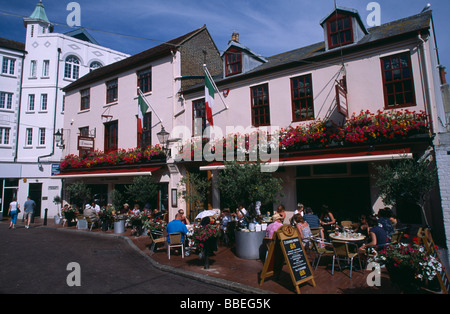 Angleterre East Sussex Brighton The Lanes Donatello restaurant italien à Brighton Place les gens boire et manger à l'extérieur Banque D'Images