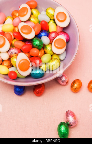 Bol de bonbons de Pâques Banque D'Images