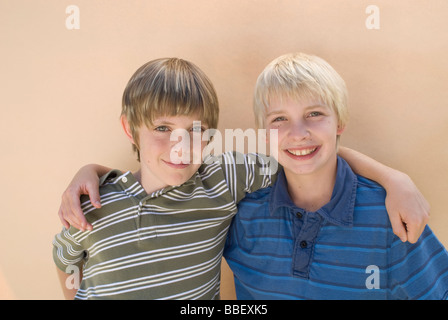 Portrait de deux garçons Banque D'Images