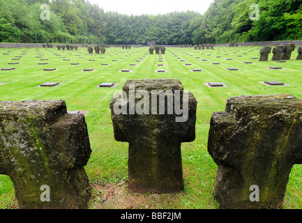 Cimetière de guerre allemand de Vossenack, forêt Huertgen, Eifel, Allemagne Banque D'Images