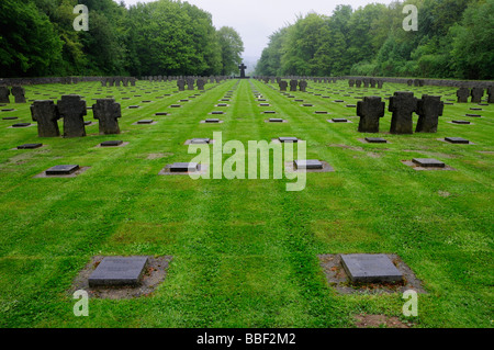 Cimetière de guerre allemand de Vossenack, forêt Huertgen, Eifel, Allemagne Banque D'Images