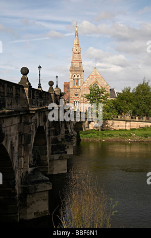 Vues de Shrewsbury et des rues commerçantes et des signes Banque D'Images