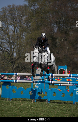 Alex Hua Tian à Powderham Castle horse concours complet 2009 Jour 2 Banque D'Images