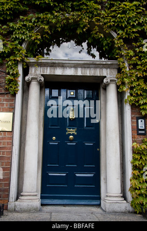 Géorgien bleu foncé porte dans Merrion Square Dublin Ireland Banque D'Images