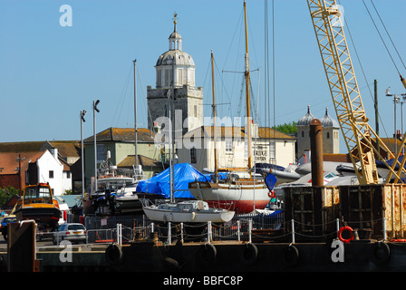 La tour de la cathédrale de Portsmouth et vieux Portsmouth Harbour Banque D'Images