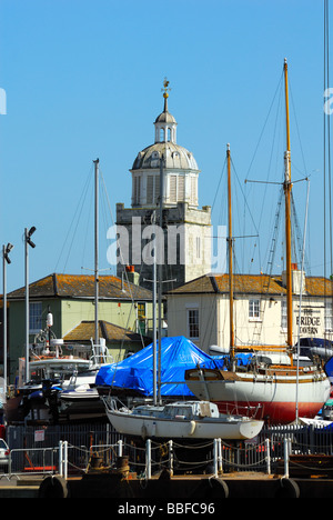 La tour de la cathédrale de Portsmouth et vieux Portsmouth Harbour Banque D'Images