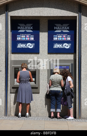 Distributeur automatique de paiement point dans une ville du Royaume-Uni. Banque D'Images