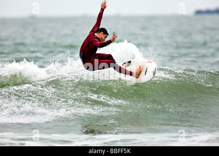 La Chine, la Province de l'île de Zhoushan, Zejiang, surf, Xavier Leroy (FRA) Banque D'Images