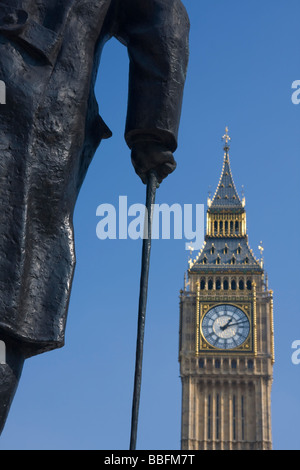 Winston Churchill Statue et BigBen Banque D'Images