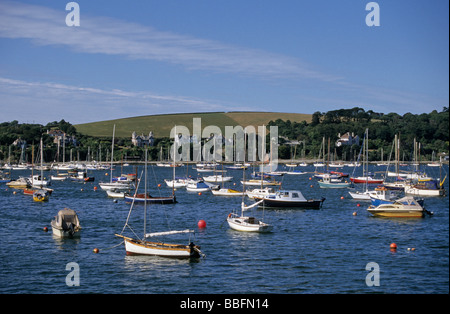 Voiliers amarrés sur la rivière Fal dans Cornwall Falmouth, Royaume-Uni Banque D'Images