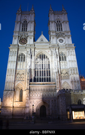 Londres - l'abbaye de Westminster en soirée - Façade ouest Banque D'Images