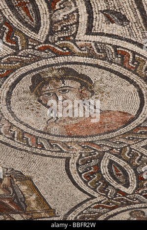 L'Afrique, Maroc, ruines romaines de Volubilis, carreaux de mosaïque de femme représentant l'automne, Quatre Saisons Mosaïque, Maison de Dionysos Banque D'Images