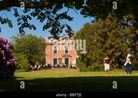 Ouvrir les jardins de Sotterley Hall dans le Suffolk, Uk,un grand manoir de campagne maison à la campagne Banque D'Images