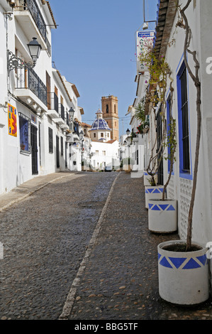 Centre historique, alley, bleu, Virgen del Consuelo, Iglesia de Nuestra Señora del Consuelo, église, Altea, Costa Blanca, Alicante Banque D'Images