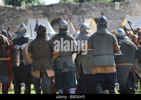 La promulgation d'une bataille médiévale au Château Ogrodzieniec, Pologne. Banque D'Images