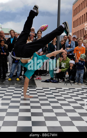 UMEA EN SUÈDE Le 23 mai au festival de danse de rue Kulturnatta Umea en Suède le 23 mai 2009 Banque D'Images