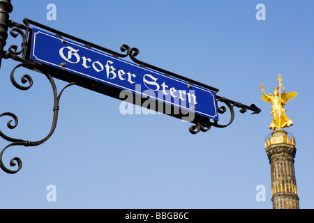 Plaque de rue, Grosser Stern, Grand Star, statue de Victoria sur le Siegessaeule, colonne de la victoire à Berlin, Germany, Europe Banque D'Images